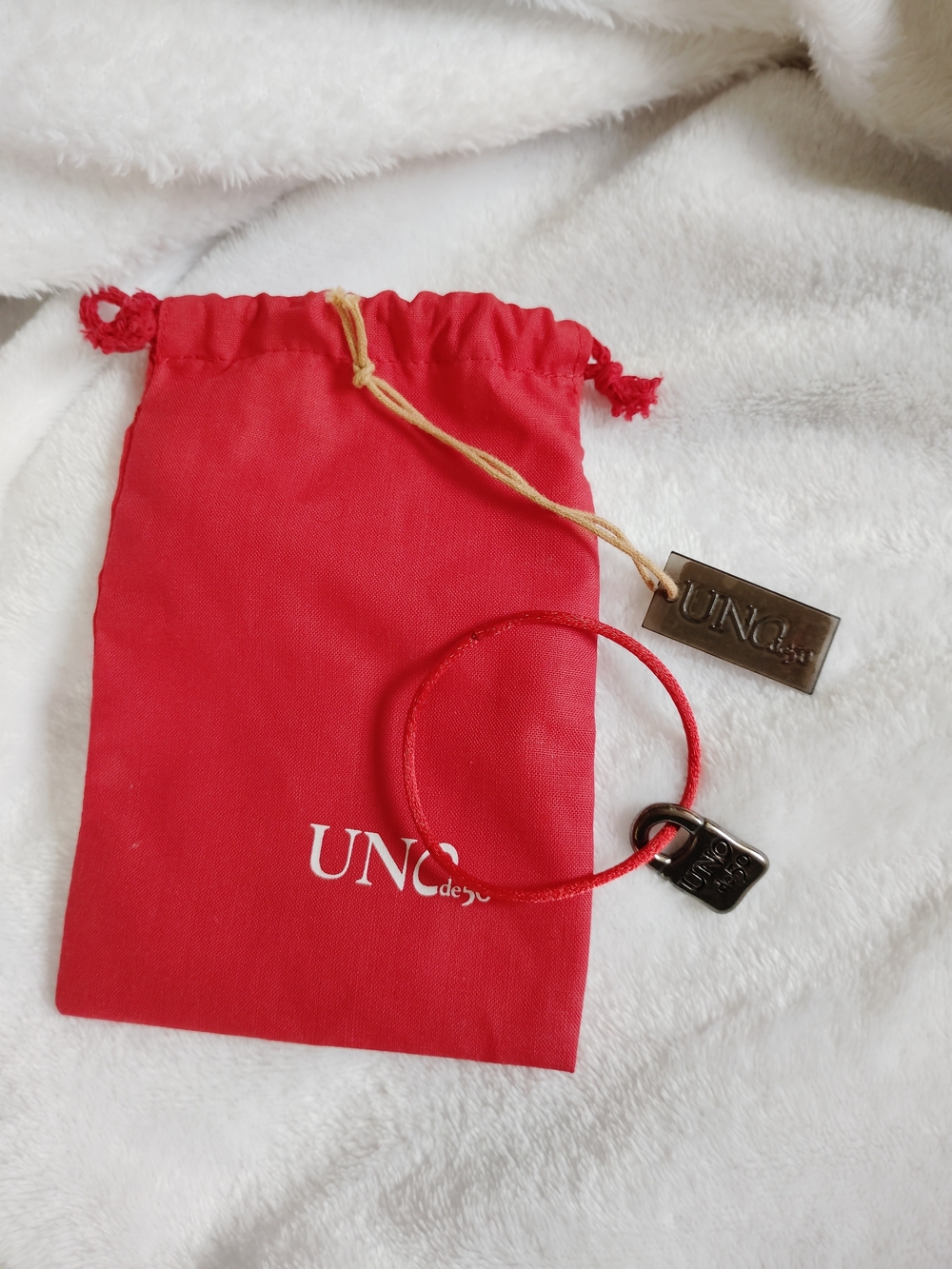 UNOde50 Women’s Bracelet Silver Plated Logo Lock Charm Red Cord